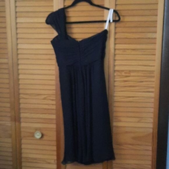 David's Bridal NWT Black One Shoulder Ruched Bodice Cocktail Dress Size 4 - Picture 2 of 6